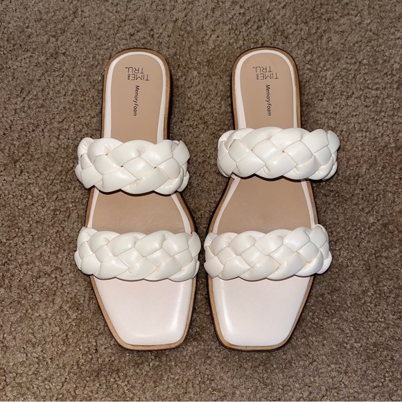 Time and Tru size 10 women’s sandal flats cream with braided straps - Picture 6 of 8